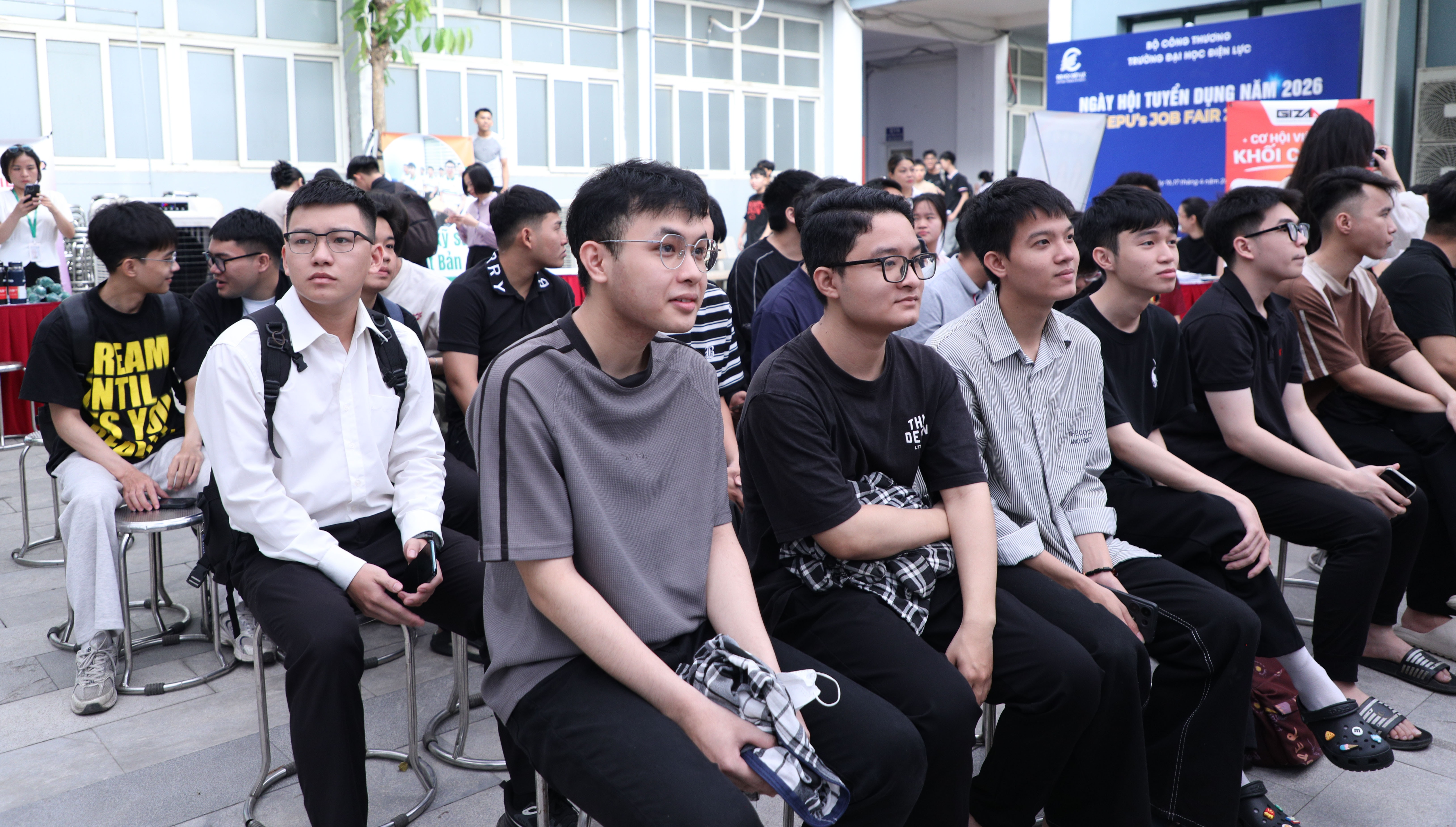 259a5070.jpg