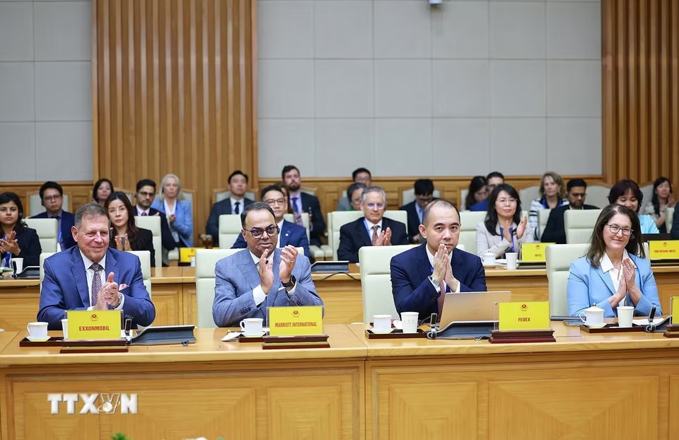 a2c31-_ttxvn-thu-tuong-le-minh-hung-lam-viec-voi-doan-doanh-nghiep-cap-cao-hoi-dong-kinh-doanh-hoa-ky-asean-1604-4.jpg.avif.jpg