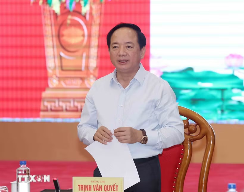Đồng chí Trịnh Văn Quyết, Ủy viên Bộ Chính trị, Bí thư Trung ương Đảng, Trưởng Ban Tuyên giáo và Dân vận Trung ương phát biểu chỉ đạo buổi làm việc. (Ảnh: Phương Hoa/TTXVN)