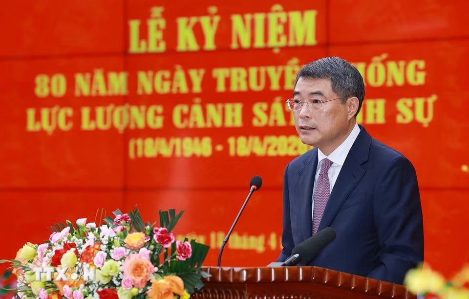 ca842889601f62e9d3bc67810a94ecdb57feb901aea868e56e8a402356a73-_ttxvn-1804-thu-tuong-le-minh-hung-canh-sat-hinh-su-6.jpg.avif.jpg