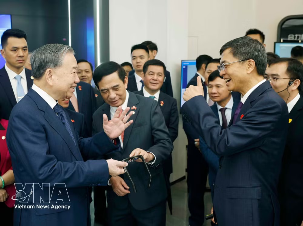 vnanet-potal-tong-bi-thu-chu-tich-nuoc-tham-trung-tam-hop-tac-ung-dung-ai-trung-quoc-asean-8706663.jpg