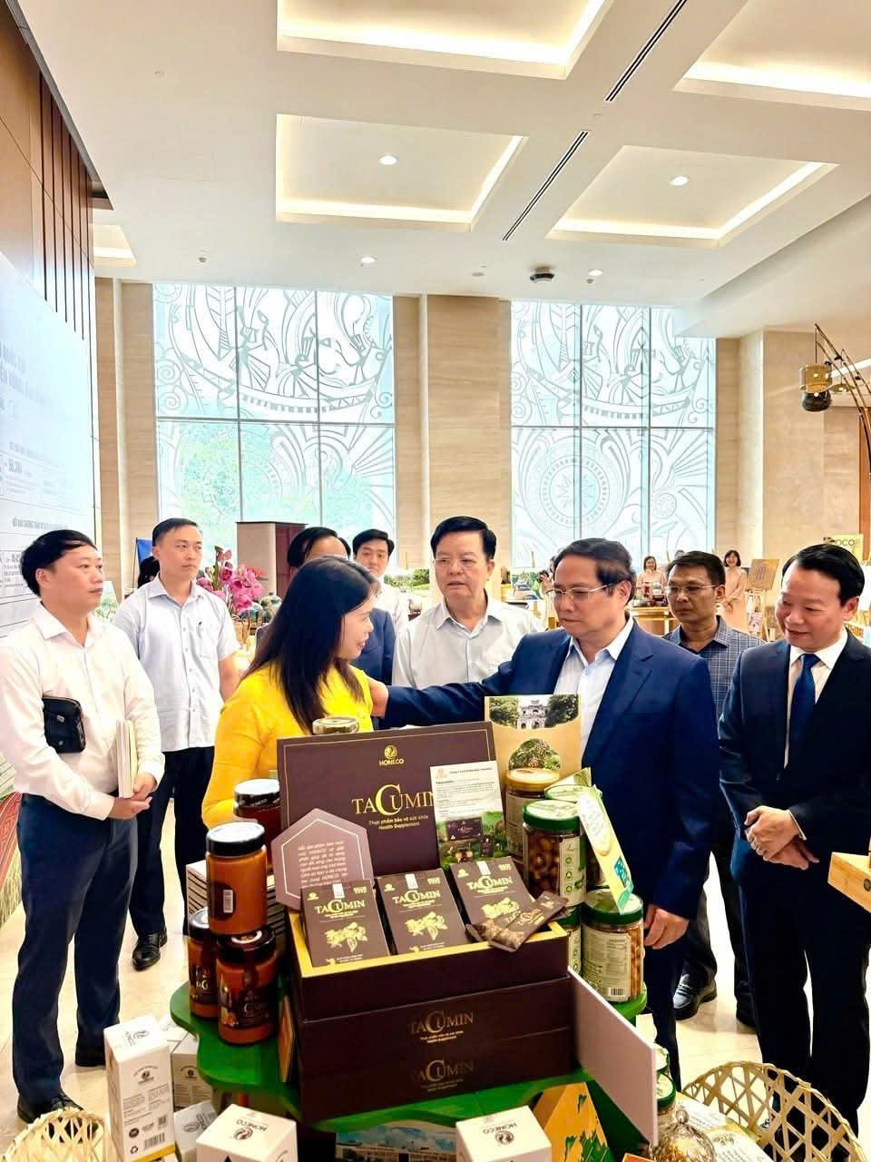 Nguyên Thủ tướng Phạm Minh Chính đã thăm, động viên, có những lời chỉ dậy quý báu cho HONECO