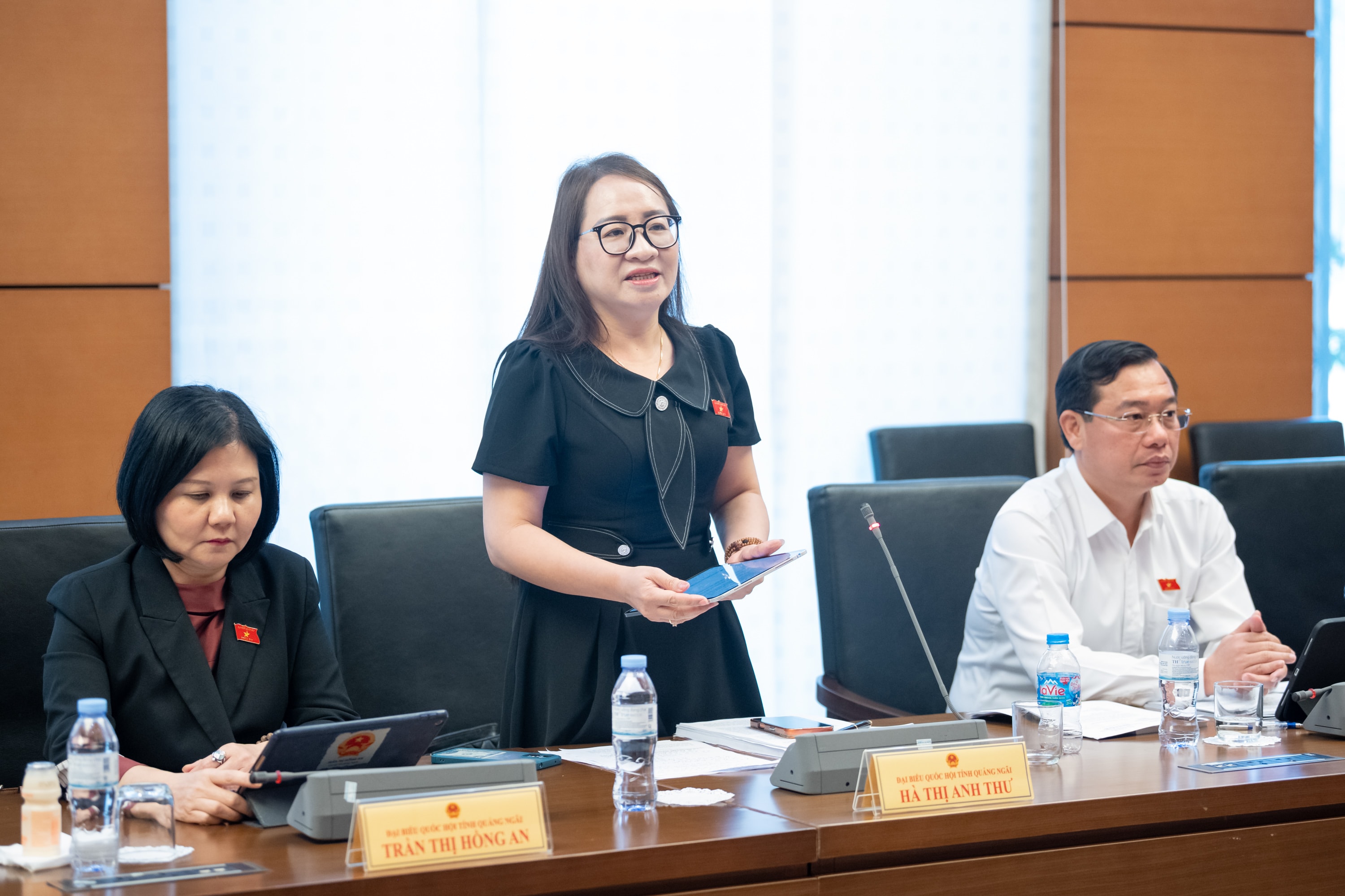 ĐBQH Hà Thị Anh Thư (Quảng Ngãi)