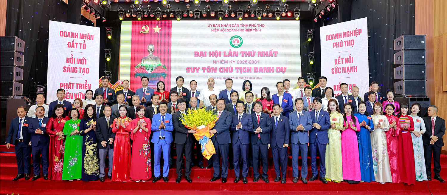 Đại hội suy tôn đồng chí Trần Duy Đông là Chủ tịch danh dự