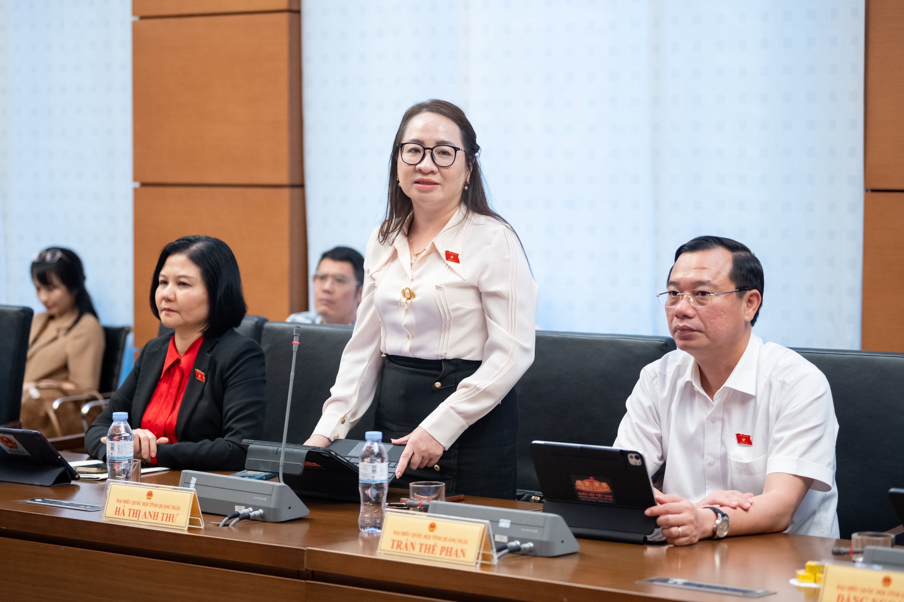 ĐBQH Hà Thị Anh Thư (Quảng Ngãi)