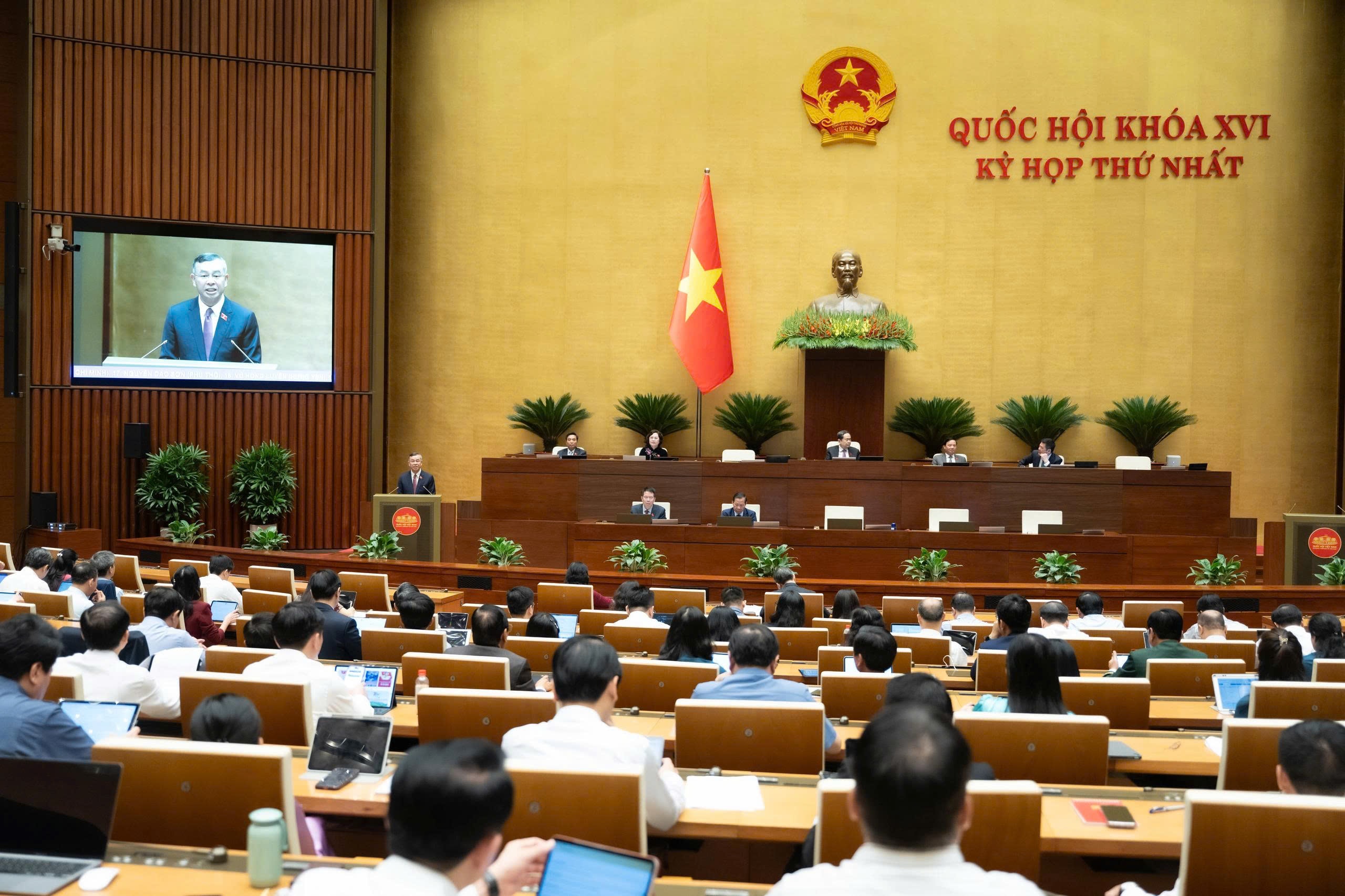 Bộ trưởng Bộ Tài chính Ngô Văn Tuấn 4