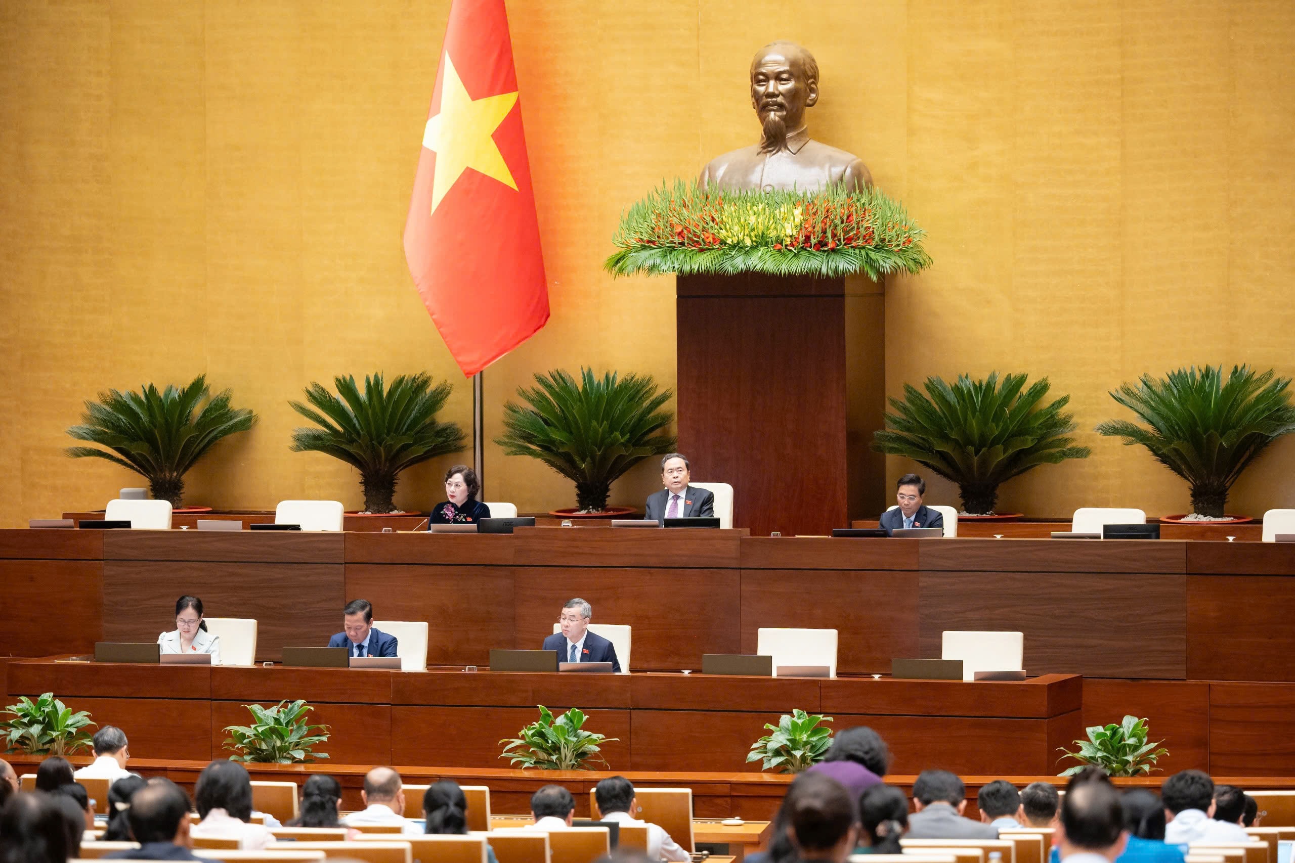 Quốc hội biểu quyết thông qua việc bổ sung chương trình Kỳ họp thứ Nhất