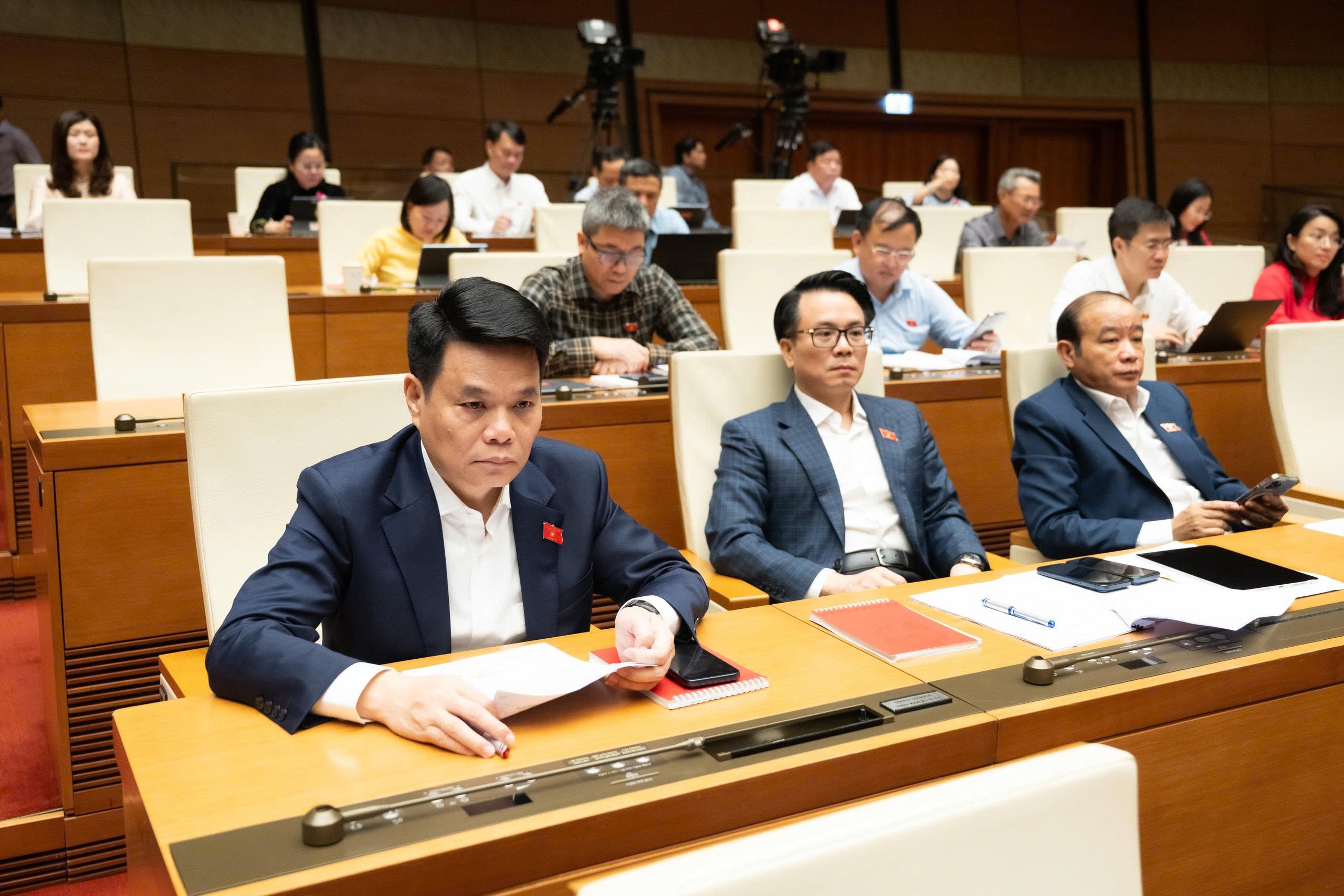 Quốc hội thảo luận ở hội trường 26