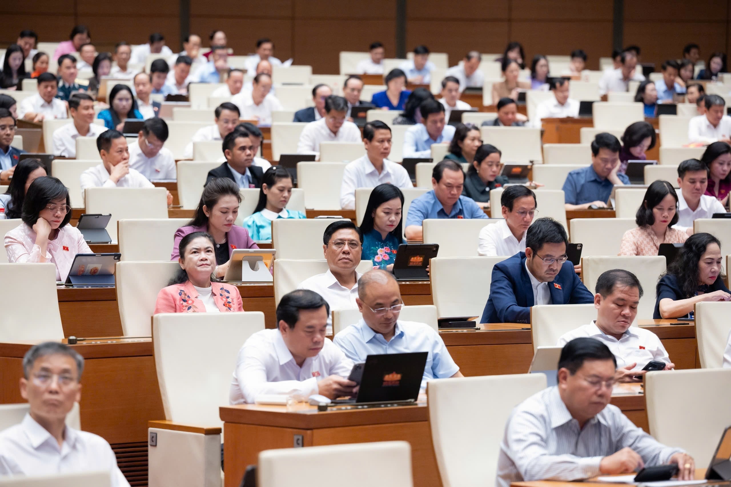 Quốc hội tiếp tục thảo luận ở hội trường 11