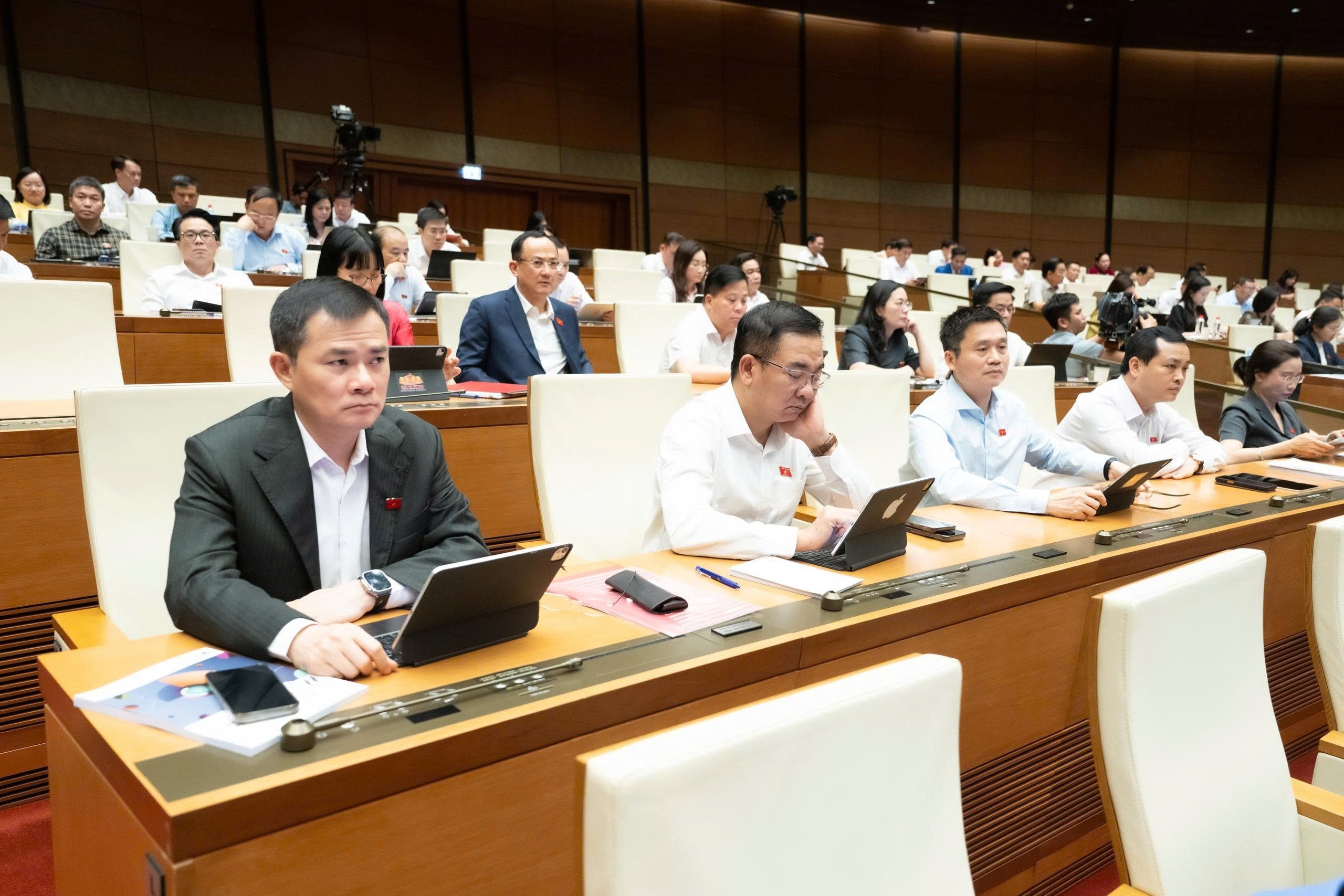 Quốc hội tiếp tục thảo luận ở hội trường 3