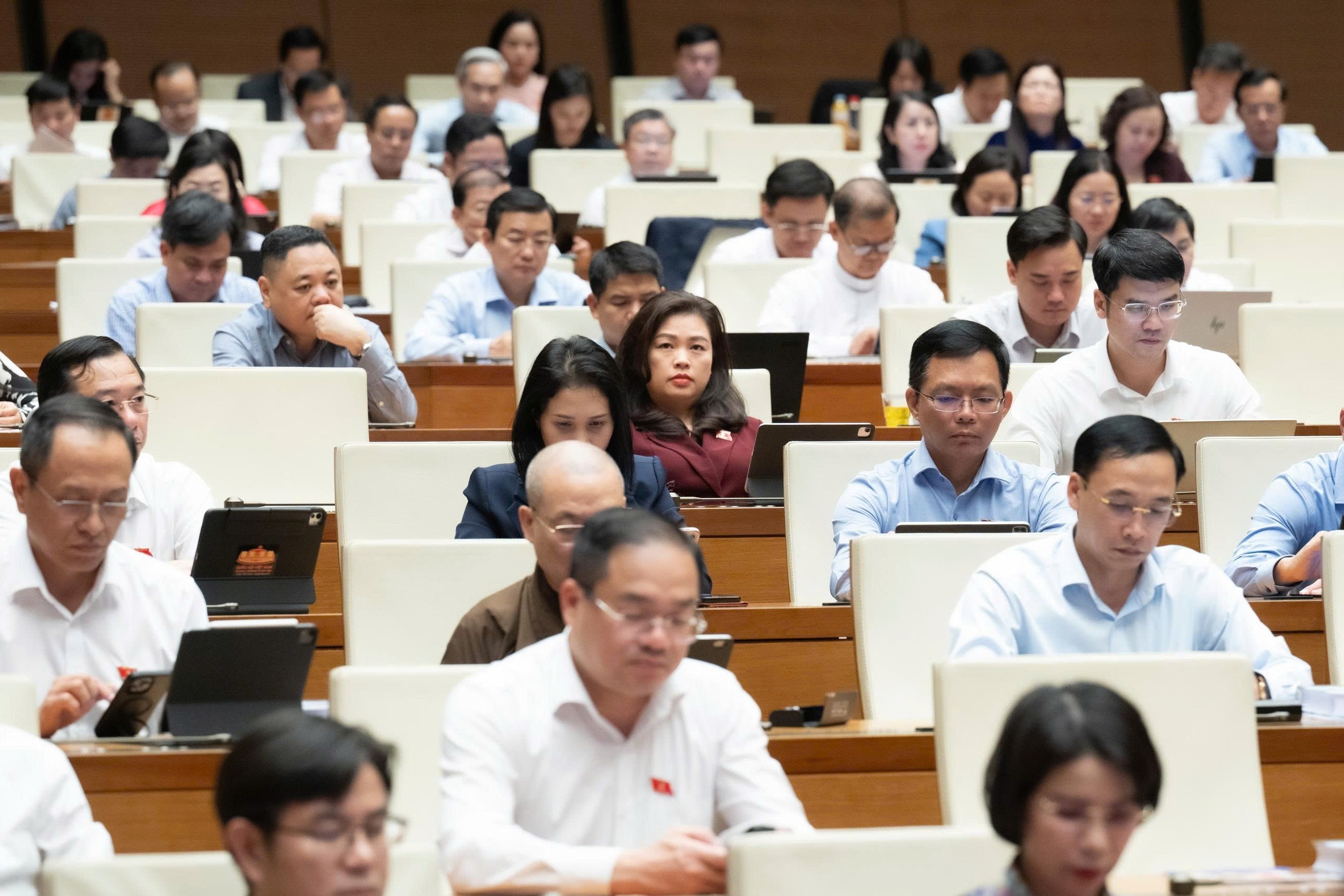 Quốc hội tiếp tục thảo luận ở hội trường 4