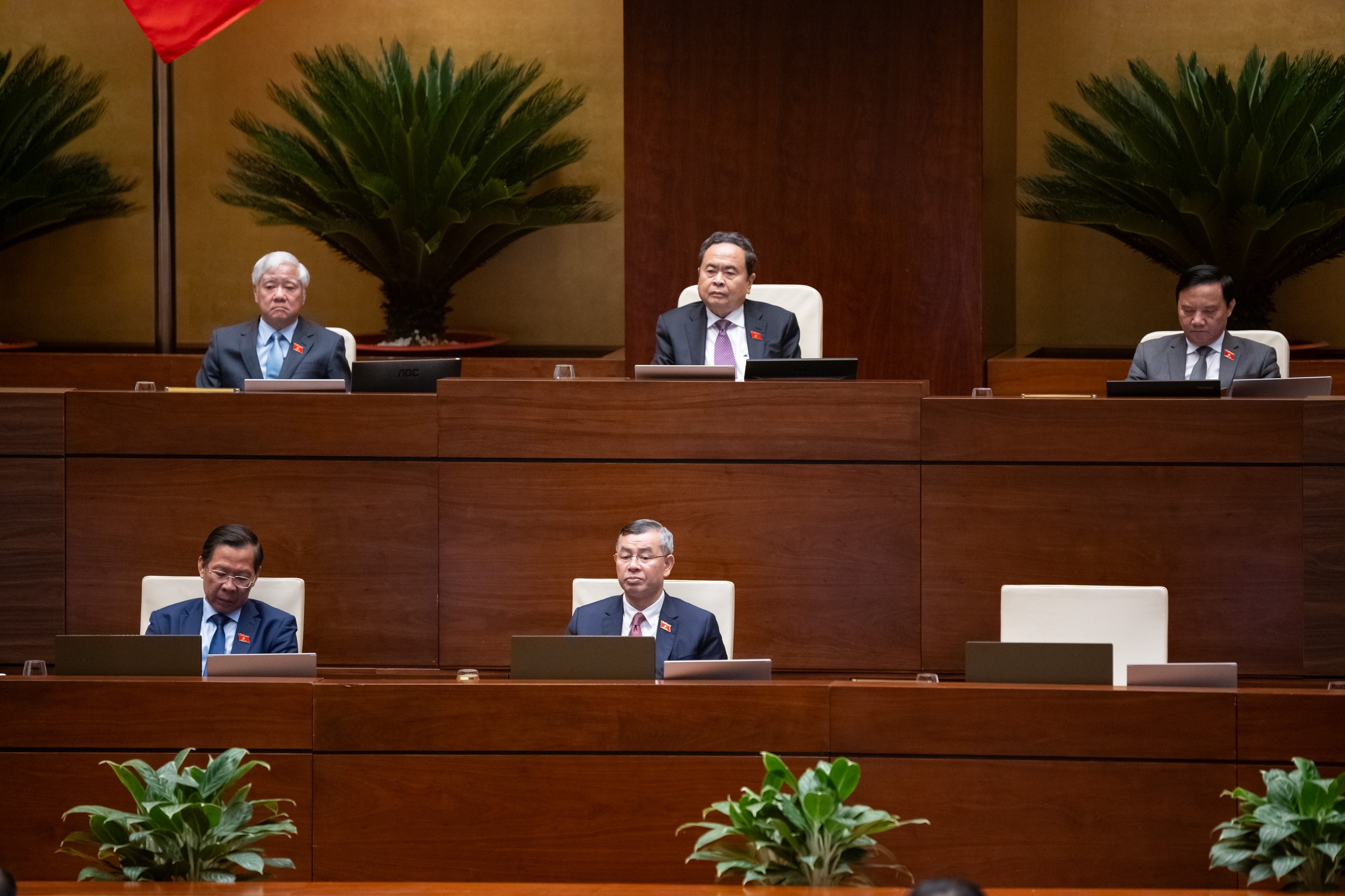 Phó Chủ tịch Quốc hội Nguyễn Thị Hồng kết luận phiên thảo luận