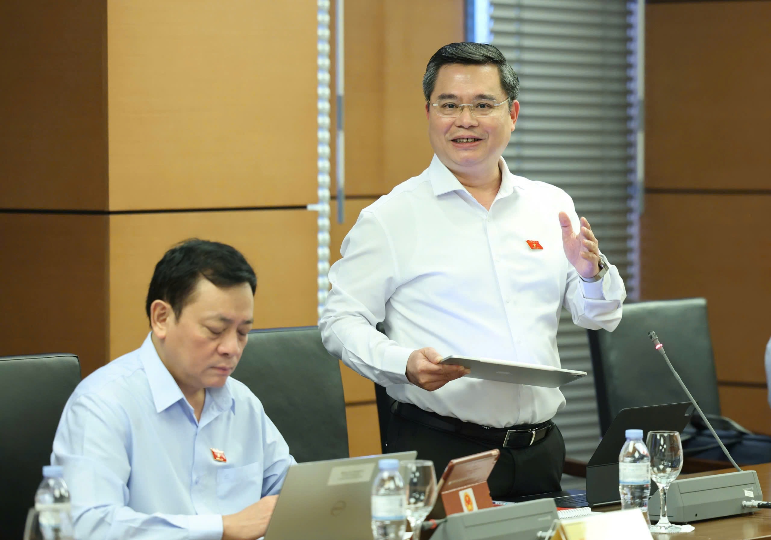 ĐBQH Nguyễn Thanh Tùng (TP. Hồ Chí Minh) phát biểu