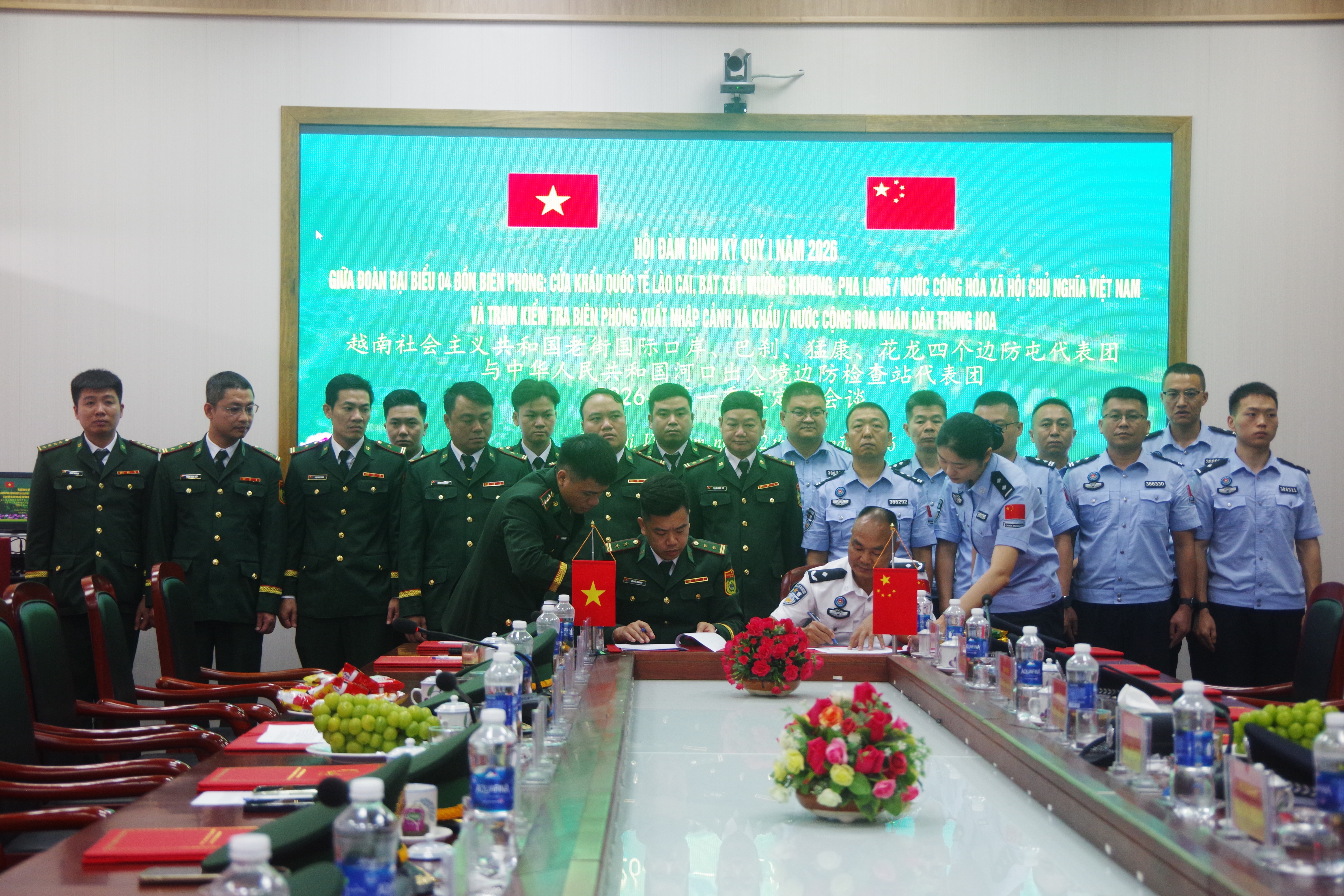 1. Ký kết biên bản Hội đàm