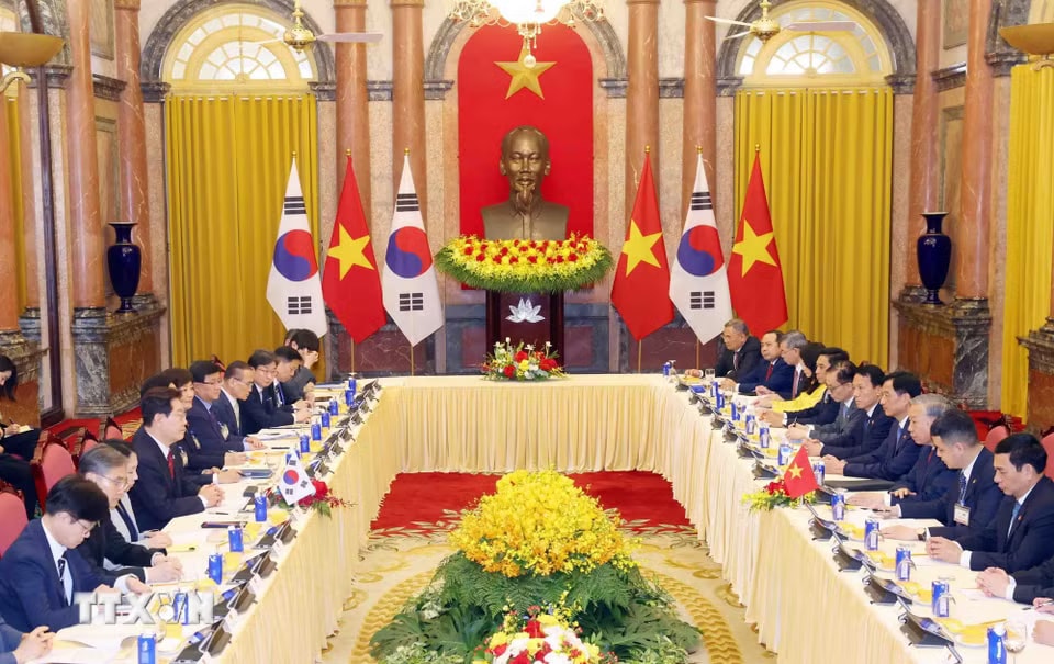 aa24dfd57111e811a4b44265e78-_ttxvn-tong-bi-thu-chu-tich-nuoc-to-lam-hoi-dam-voi-tong-thong-han-quoc-lee-jae-myung-1.jpg.avif.jpg