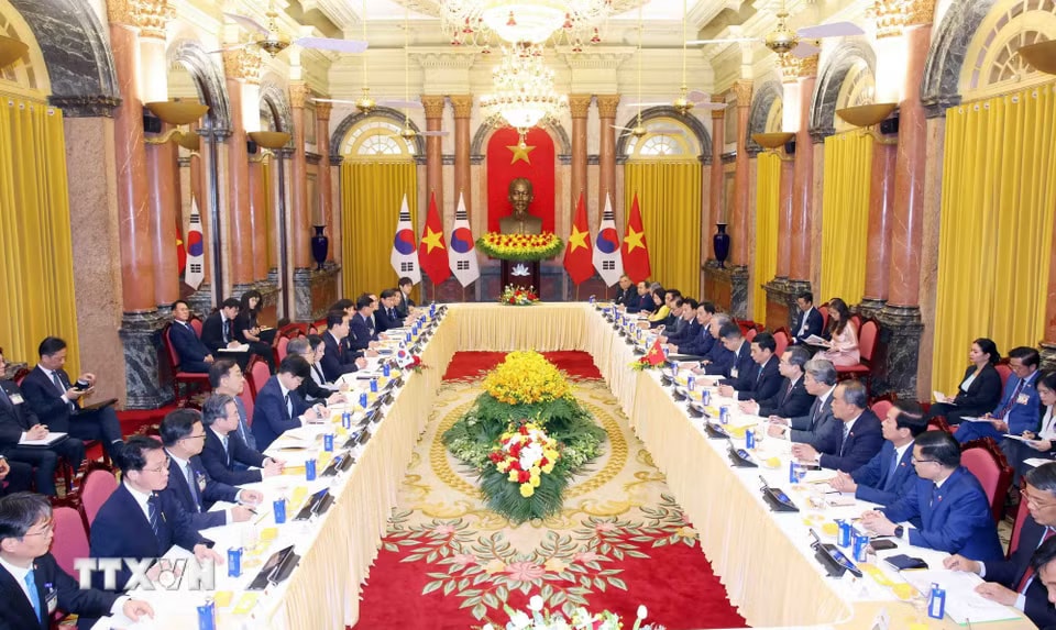 aa24dfd57111e811a4b44265e78-_ttxvn-tong-bi-thu-chu-tich-nuoc-to-lam-hoi-dam-voi-tong-thong-han-quoc-lee-jae-myung-4.jpg.avif.jpg