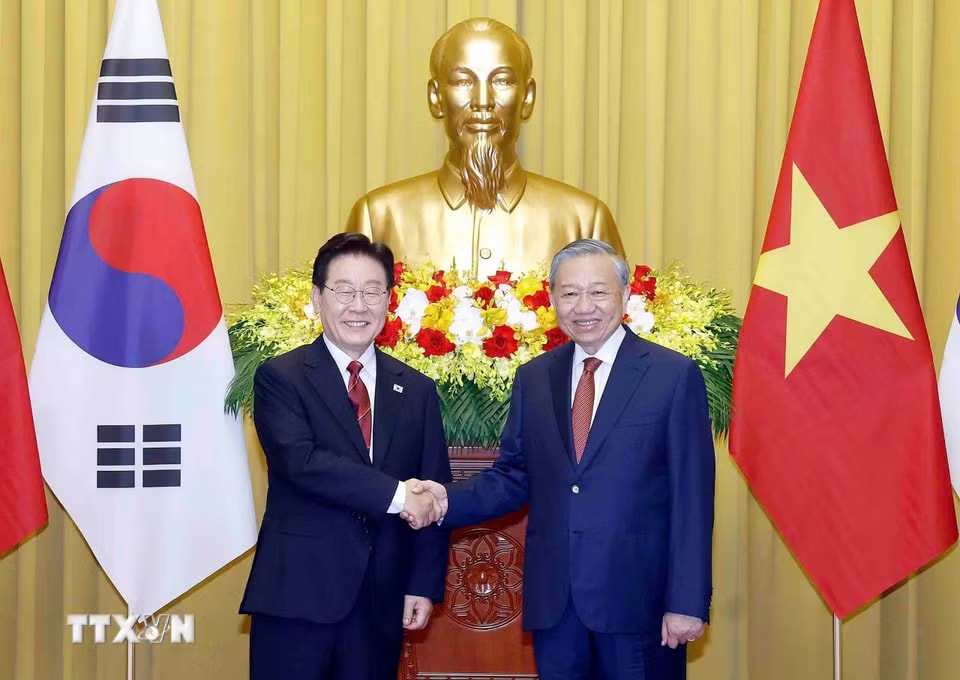 adec00704f4f9efb0c8972265f49d8f86164867992-_ttxvn-2204-tong-bi-thu-chu-tich-nuoc-to-lam-don-tong-thong-han-quoc-10.jpg.avif.jpg