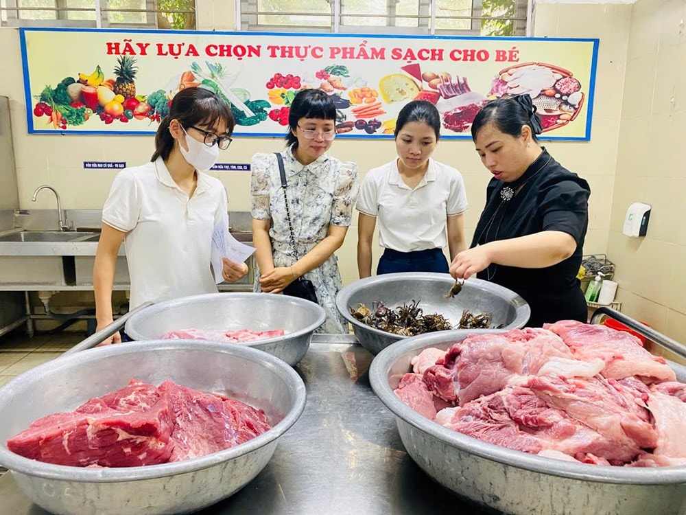media.baovanhoa.vn-zoom-1000-uploaded-trinhquynhhoa-2026_04_15-_attpkiem_tra_thuc_pham_vubf.jpg