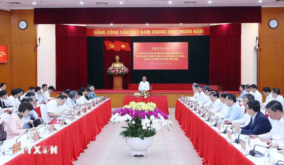 ban-voi-cac-tinh-uy-thanh-uy-dang-uy-cac-ban-dang-4-van-phong-va-cac-don-vi-su-nghiep-truc-thuoc-trung-u-8720314-3.jpg.avif.jpg