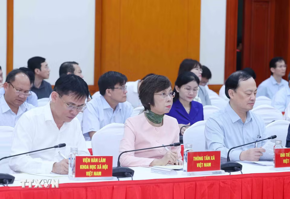 ban-voi-cac-tinh-uy-thanh-uy-dang-uy-cac-ban-dang-4-van-phong-va-cac-don-vi-su-nghiep-truc-thuoc-trung-u-8720314-8.jpg.avif.jpg