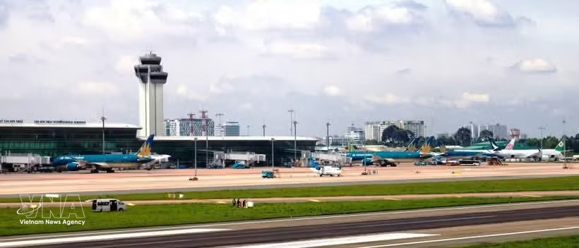 At Tan Son Nhat International Airport in Ho Chi Minh City (Photo: VNA)