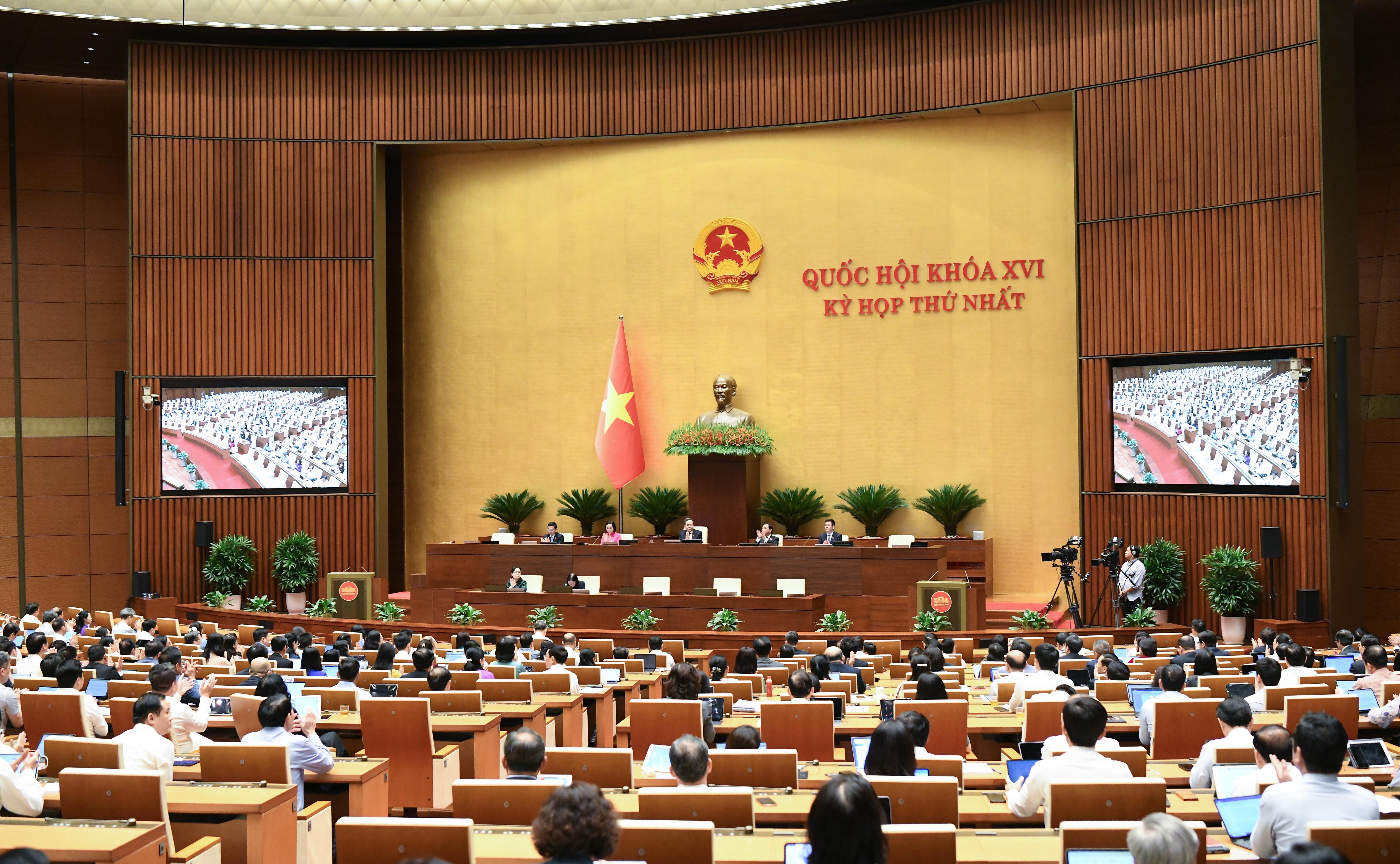 Quang cảnh phiên họp