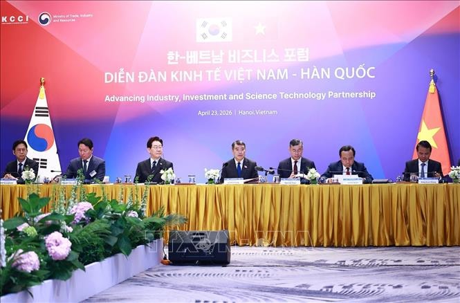 vnanet.vn-data-articles-2026-04-23-8721318-_vna_potal_thu_tuong_le_minh_hung_va_tong_thong_han_quoc_du_dien_dan_kinh_te_viet_nam_-_han_quoc_stand.jpg