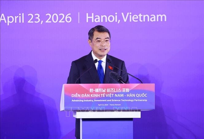 vnanet.vn-data-articles-2026-04-23-8721523-_vna_potal_thu_tuong_le_minh_hung_va_tong_thong_han_quoc_du_dien_dan_kinh_te_viet_nam_-_han_quoc_stand.jpg