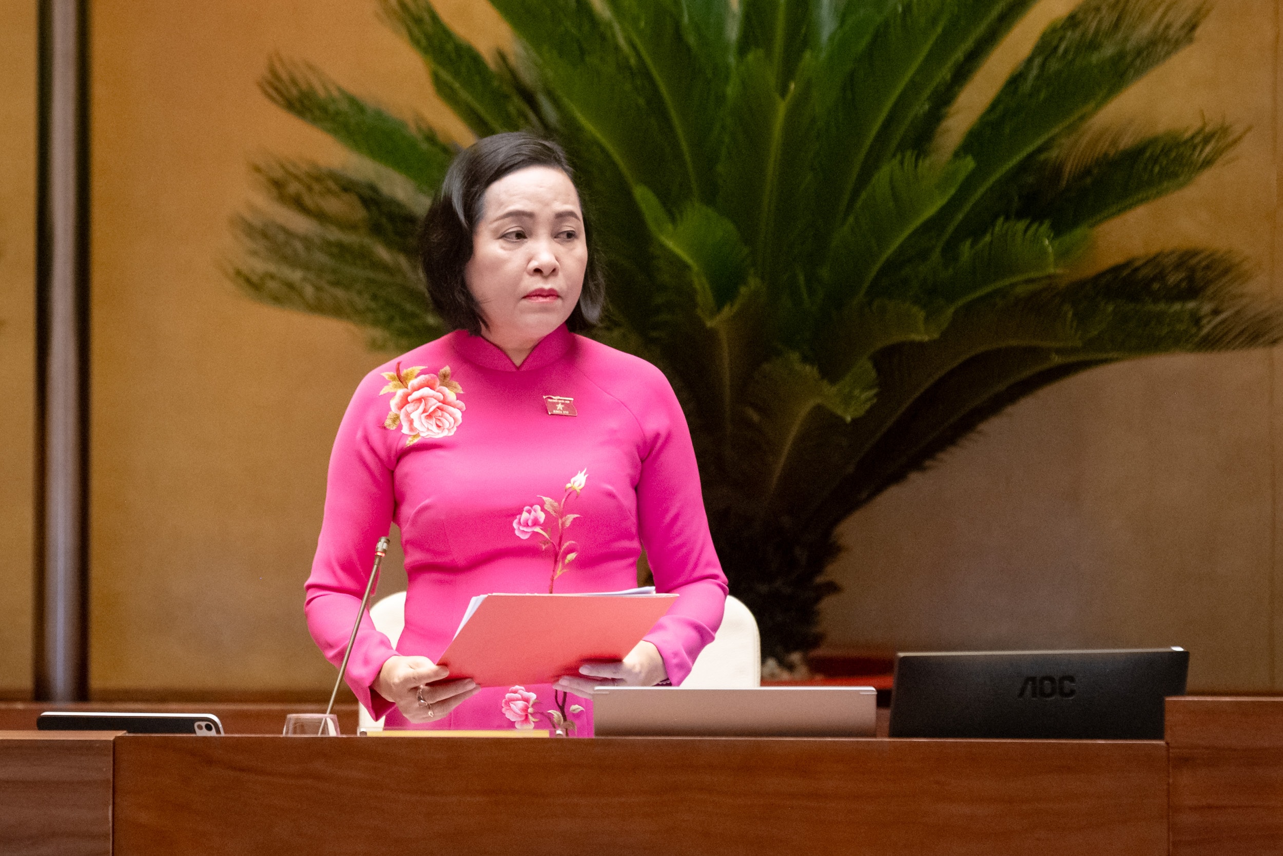 Phó Chủ tịch Quốc hội Nguyễn Thị Thanh điều hành nội dung phiên họp