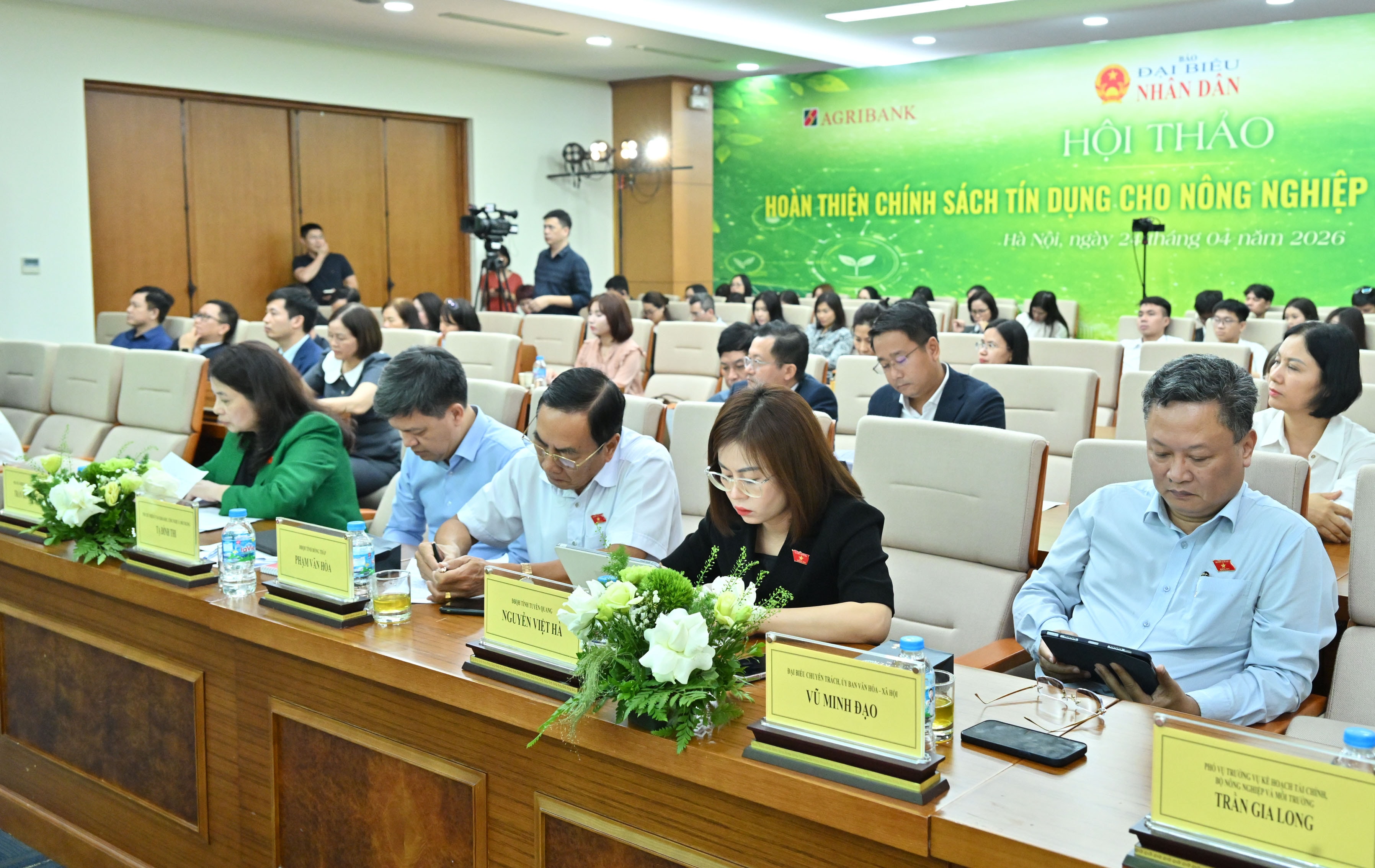 Các đại biểu tham dự Hội thảo1VQK_1985