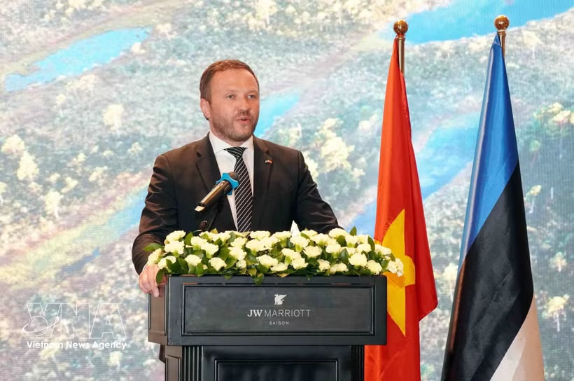 Estonian Minister of Foreign Affairs Margus Tsahkna addresses the event. (Photo: VNA)