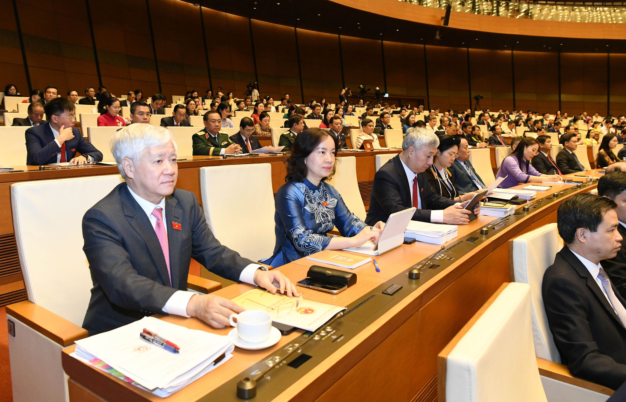 Phó Chủ tịch Thường trực Quốc hội Đỗ Văn Chiến và các đại biểu tại Kỳ họp thứ Nhất, Quốc hội khóa XVI - Ảnh: 