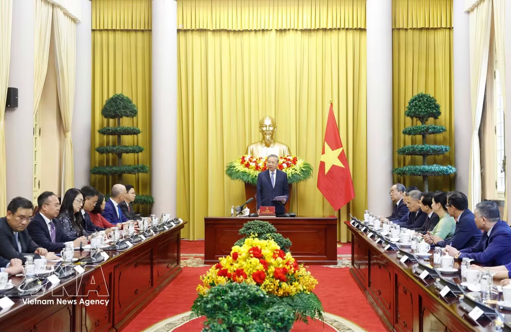 vnanet-to-lam-diplomats.jpg