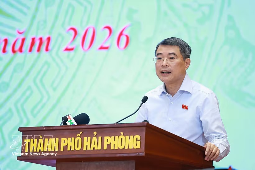 Prime Minister Le Minh Hung speaks at the meeting with Hai Phong voters (Photo: VNA)