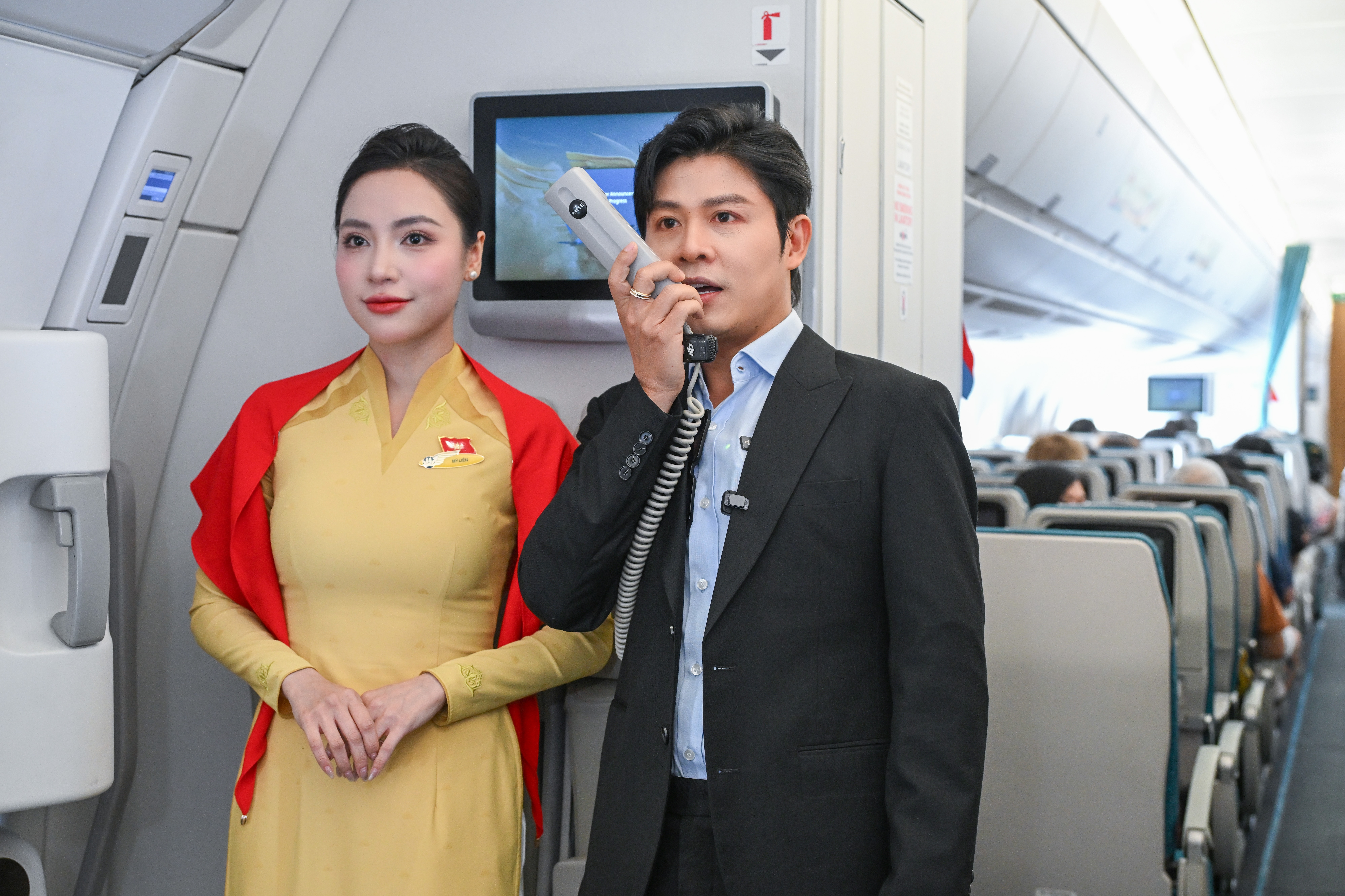 3. Nhạc sĩ Nguyễn Văn Chung chia sẻ cảm xúc trên chuyến bay đặc biệt