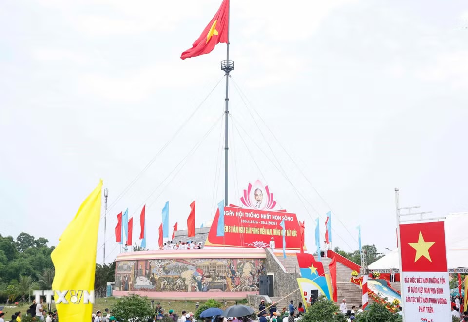 b003f78b3121ca5c65db56f903484b97f4bf15d5a141-_ttxvn-tong-bi-thu-chu-tich-nuoc-du-le-thuong-co-thong-nhat-non-song-8.jpg.avif.jpg