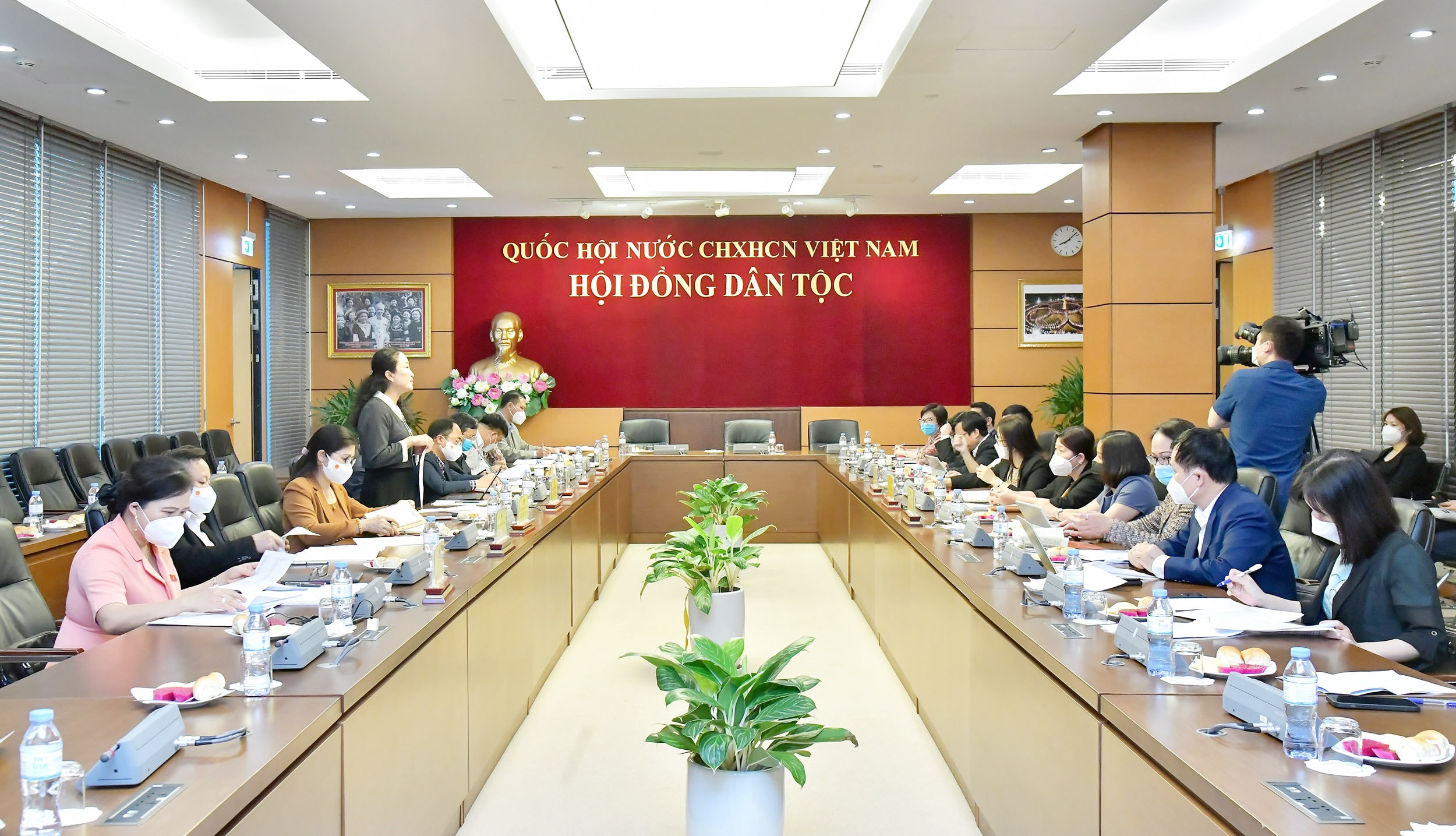 doan-gs-cua-hddt.jpg