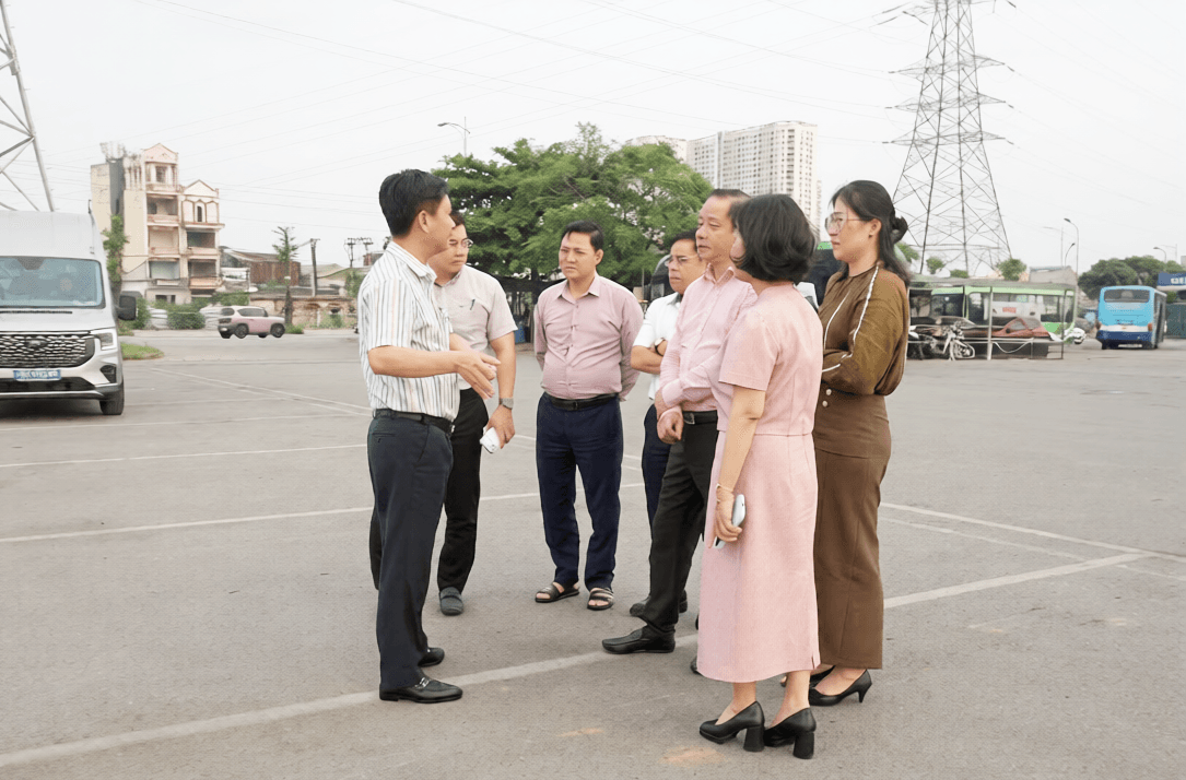 doan-khao-sat-thuc-te-ha-tang-tram-sac-phuc-vu-chuyen-doi-phuong-tien-xanh-tai-mot-so-don-vi-xe-buyt-truc-thuoc-transerco-1-.png