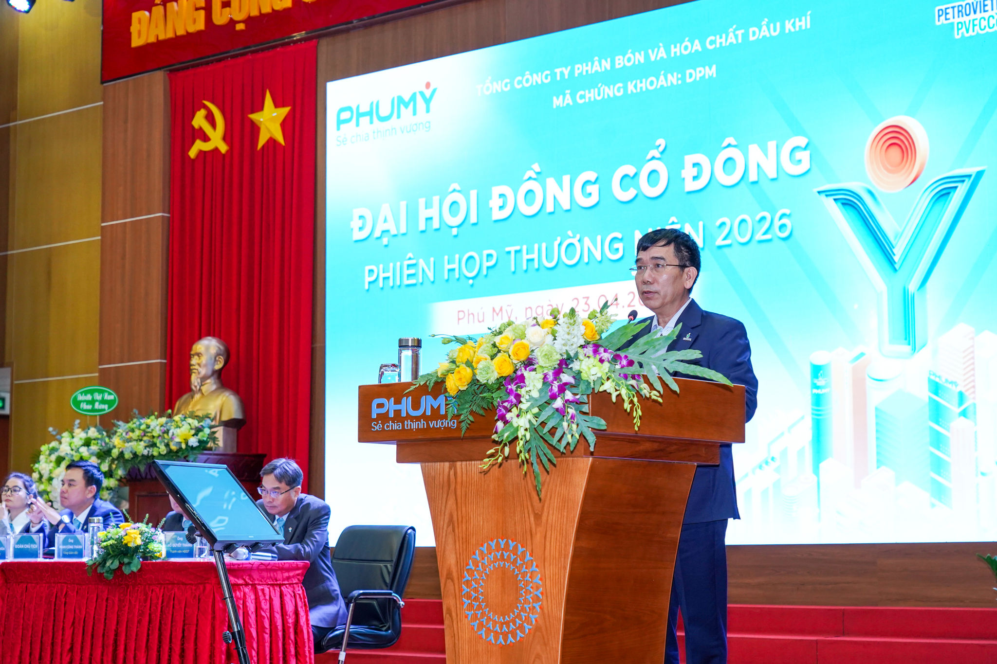 Ông Lê Xuân Huyên phát biểu tại phiên họp