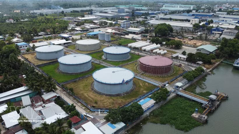 The Tran Quoc Toan petroleum depot (located in My Ngai ward, Dong Thap province) of the Dong Thap Petroleum Trading Joint Stock Company (Petimex) (Photo: VNA)