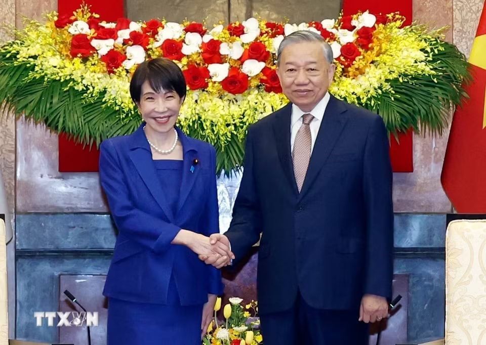 c7563a22a623388446df113bd31c2a-_ttxvn-tong-bi-thu-chu-tich-nuoc-to-lam-hoi-kien-thu-tuong-nhat-ban-takaichi-sanae-2.jpg.avif.jpg