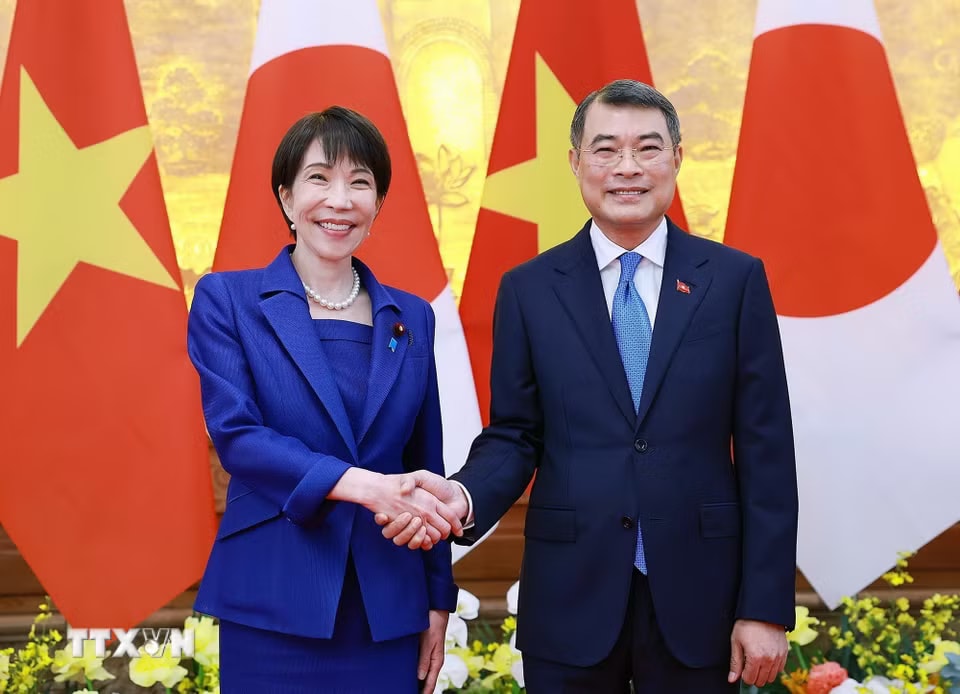 df8b5340be0e6eba8c51a04a4bdbc38873540591438975da875-_ttxvn-0205-thu-tuong-le-minh-hung-hoi-dam-thu-tuong-nhat-ban-2.jpg.avif.jpg