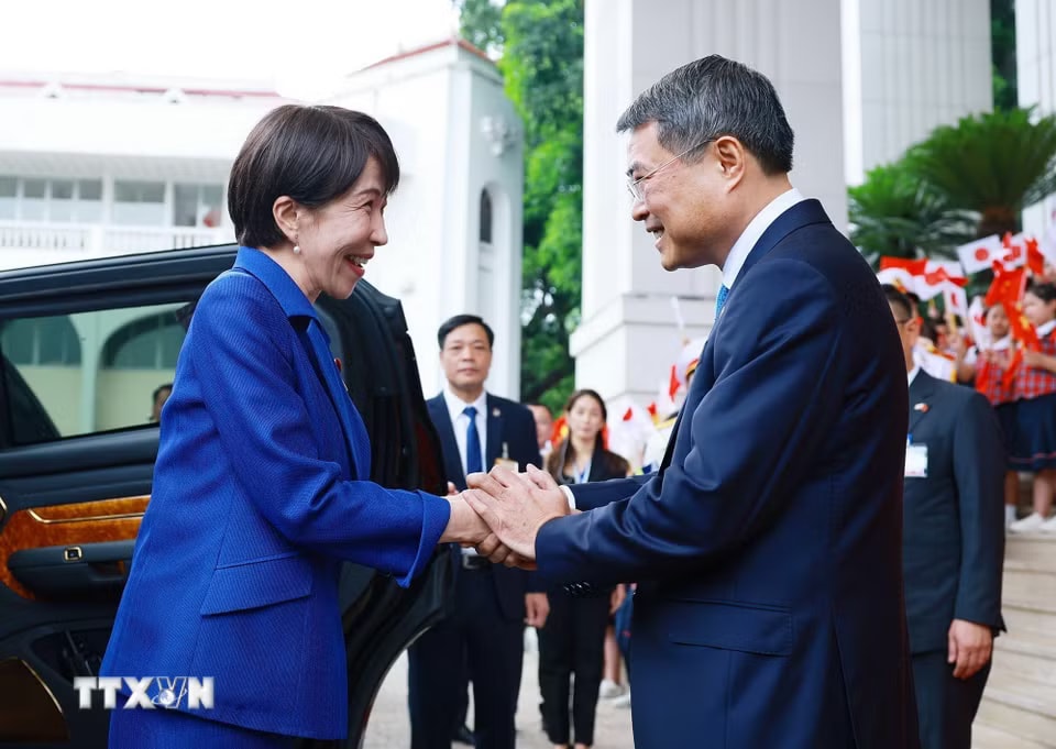 f031d79ebcdece51461cd54eb53549cbd10440e452231cf6671ceb-_ttxvn-0205-thu-tuong-le-minh-hung-don-thu-tuong-nhat-ban-2.jpg.avif.jpg