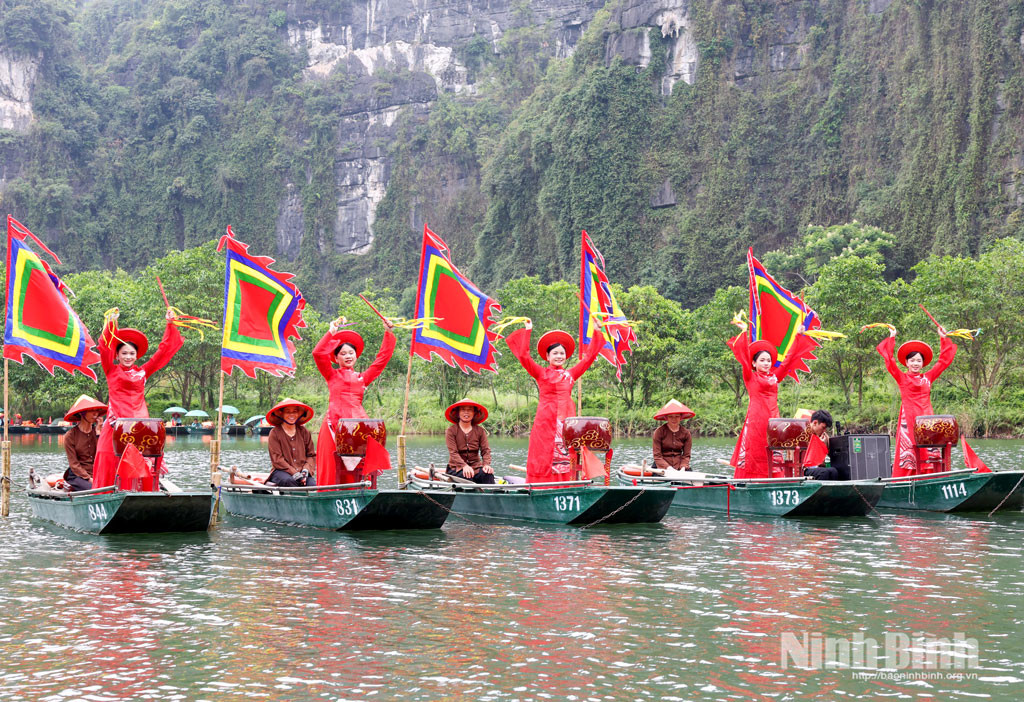 cdncongthuong.quangtrung.vn-static_files-lehuy-images-2026-05-03-_le-hoi-trang-an-nam-2026-8900.jpg