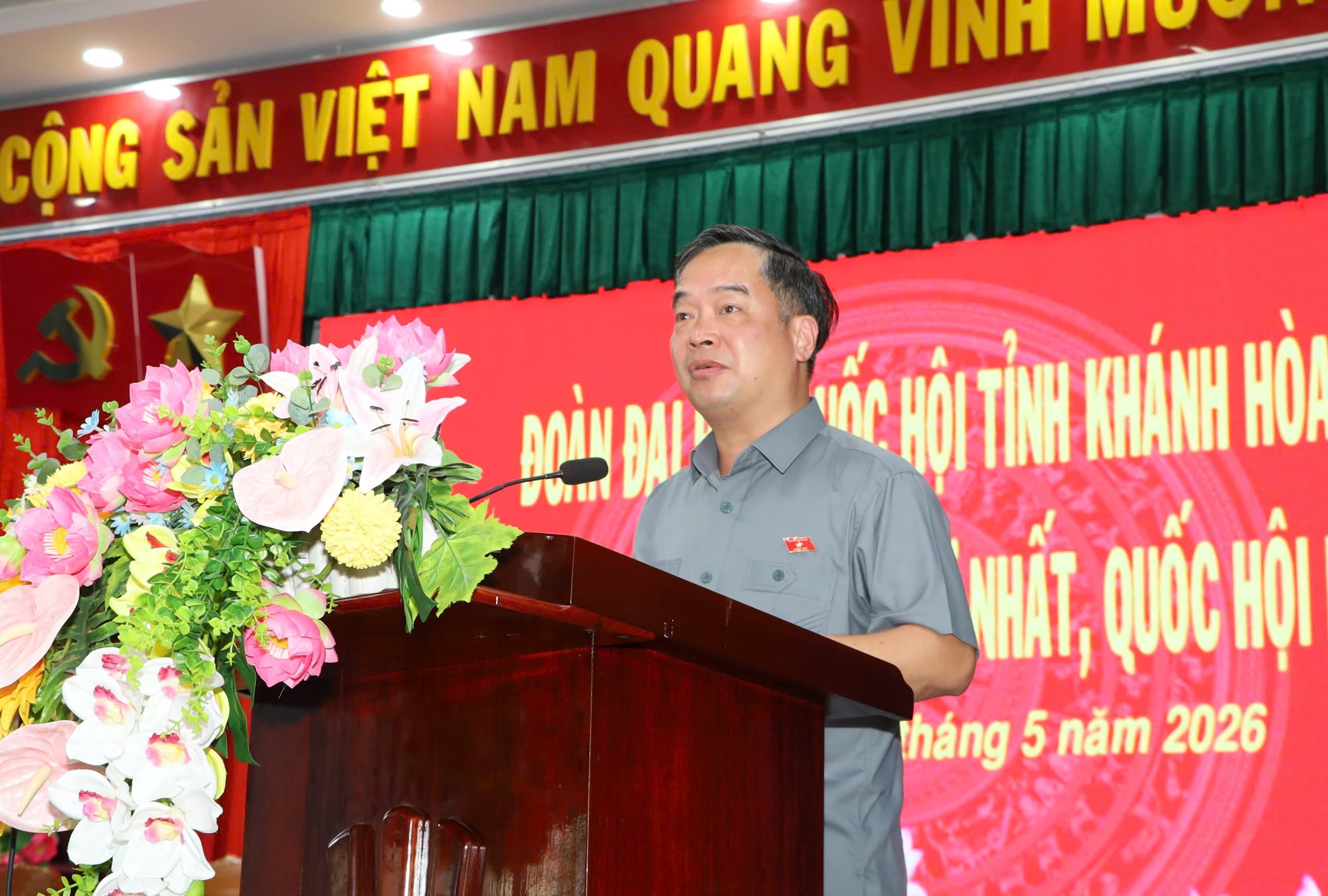 Giám đốc Công an tỉnh Khánh Hòa, Thiếu tướng Nguyễn Hữu Phước thông tin kết quả Kỳ họp thứ Nhất, Quốc hội khóa XVI tới cử tri phường Bắc Nha Trang