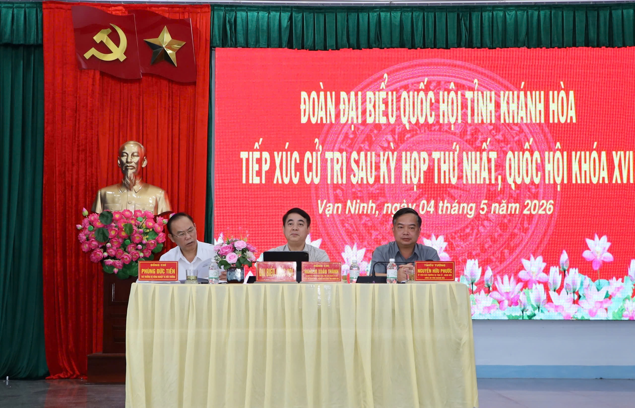 ĐBQH tỉnh Khánh Hòa tham dự tiếp xúc cử tri ĐBQH tỉnh Khánh Hòa tham dự tiếp xúc cử tri xã Cam Lâm