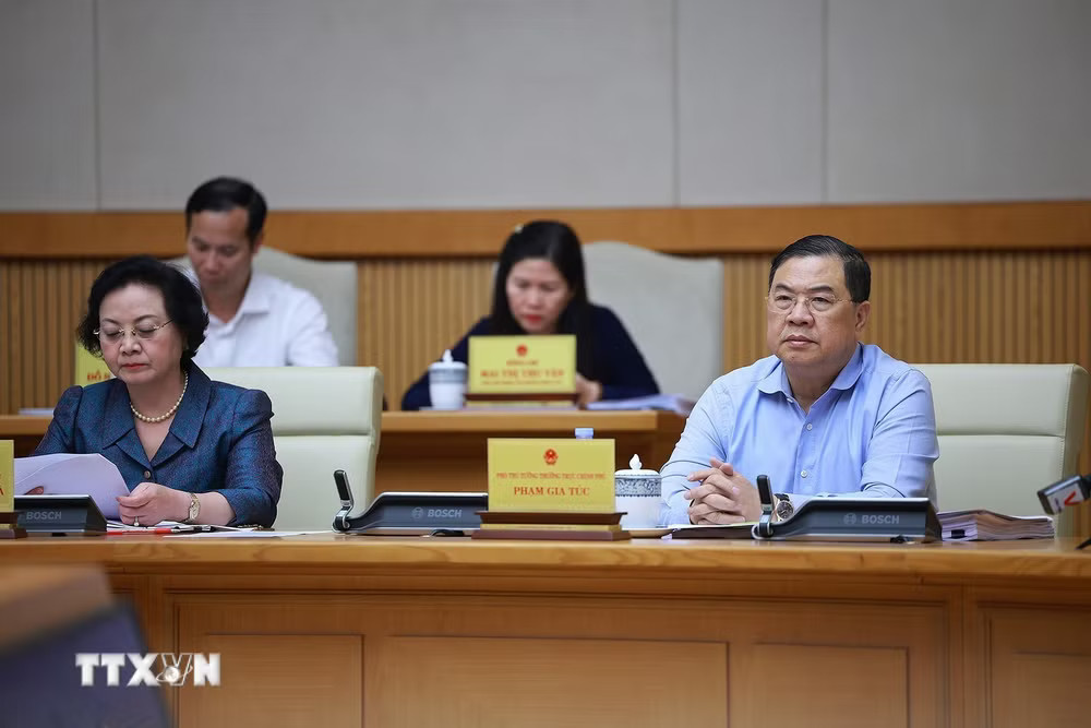 e461bf8768722a6c095a63c1ccfd40070c36b2d6235c03-_ttxvn-thu-tuong-chu-tri-phien-hop-chinh-phu-thuong-ky-thang-4-4.jpg.avif.jpg