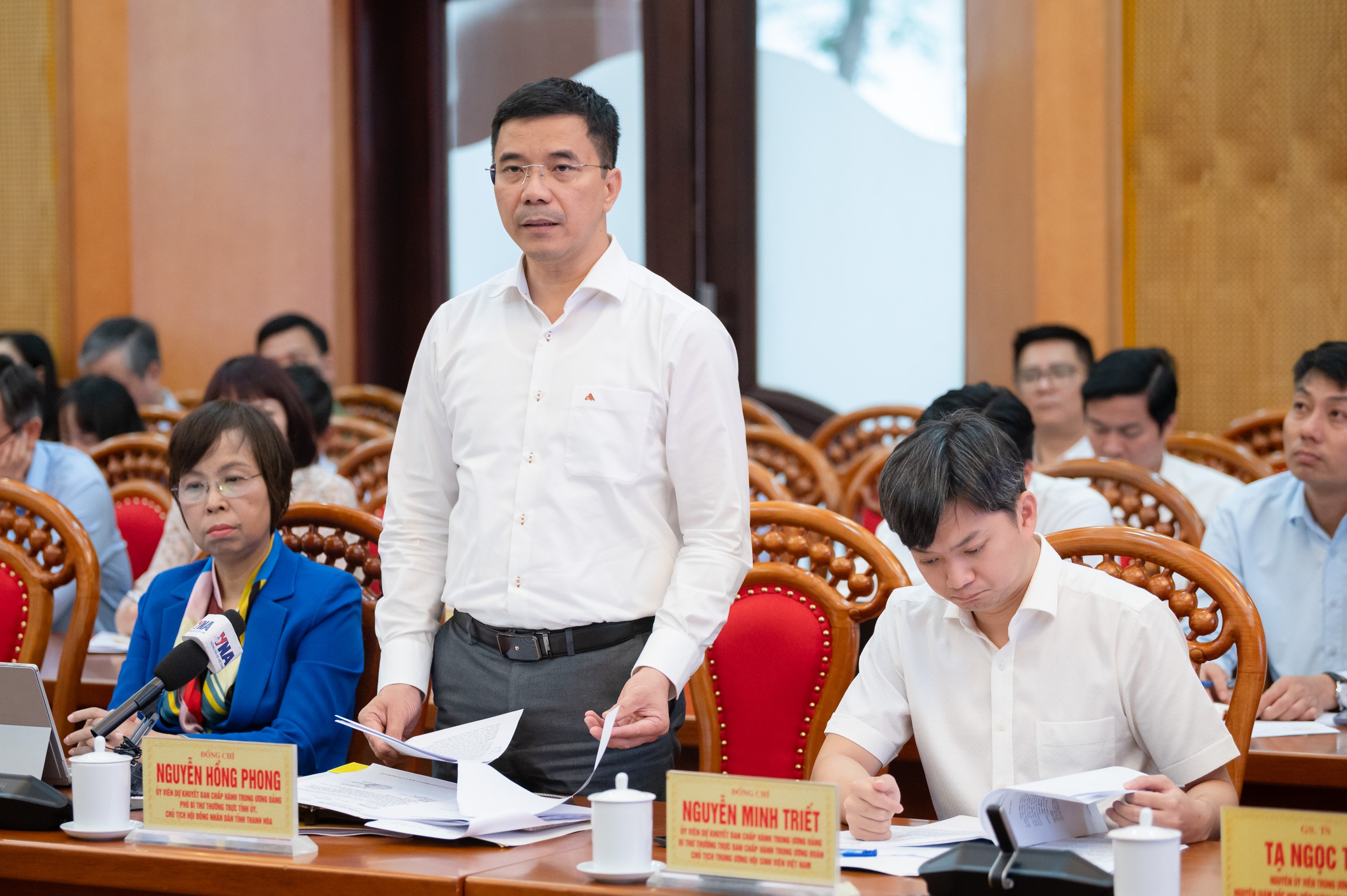 Ủy viên dự khuyết Trung ương Đảng, Phó Bí thư Thường trực Tỉnh ủy, Chủ tịch HĐND tỉnh Thanh Hóa Nguyễn Hồng Phong phát biểu