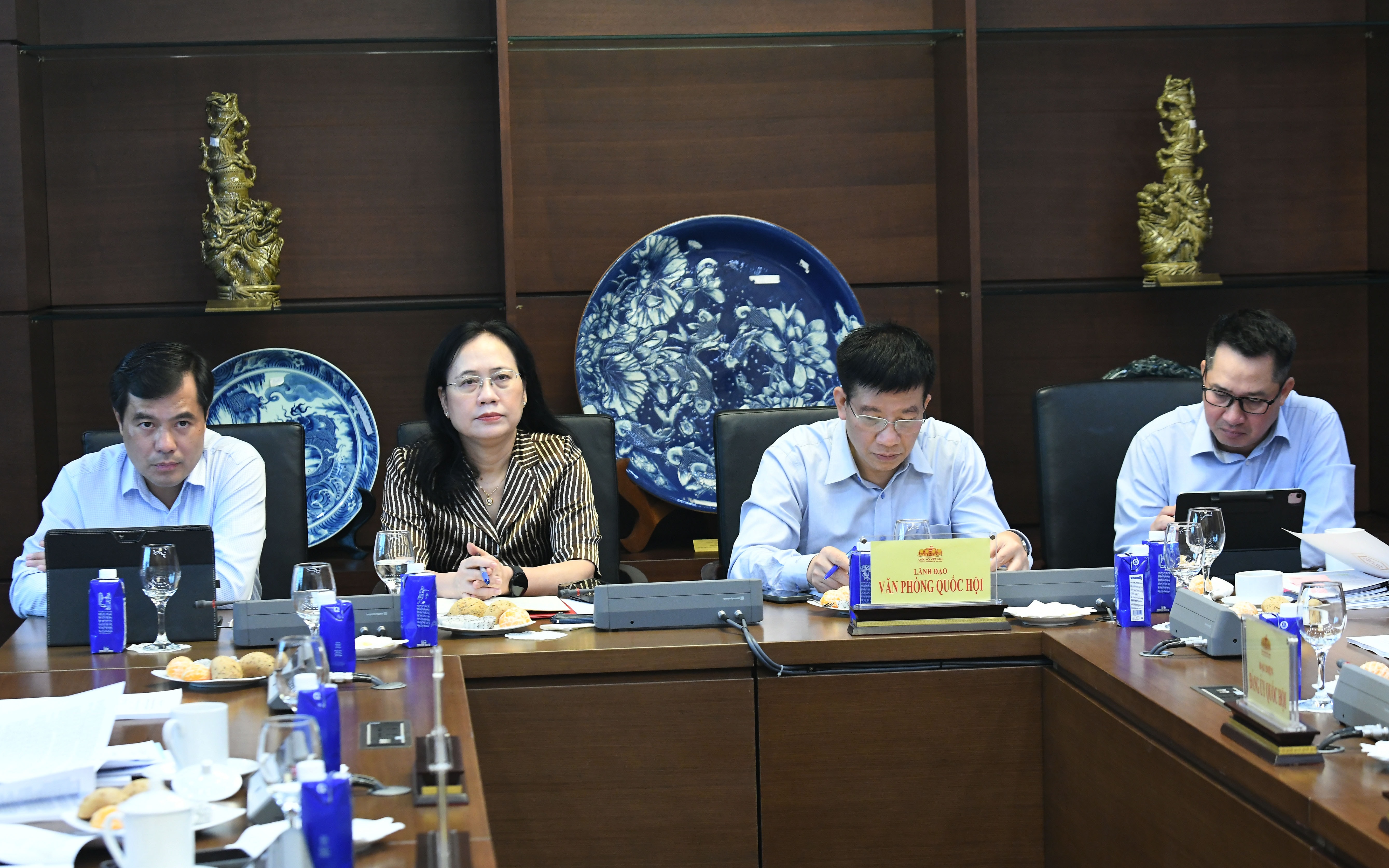 Các đại biểu dự cuộc họp giao ban.2
