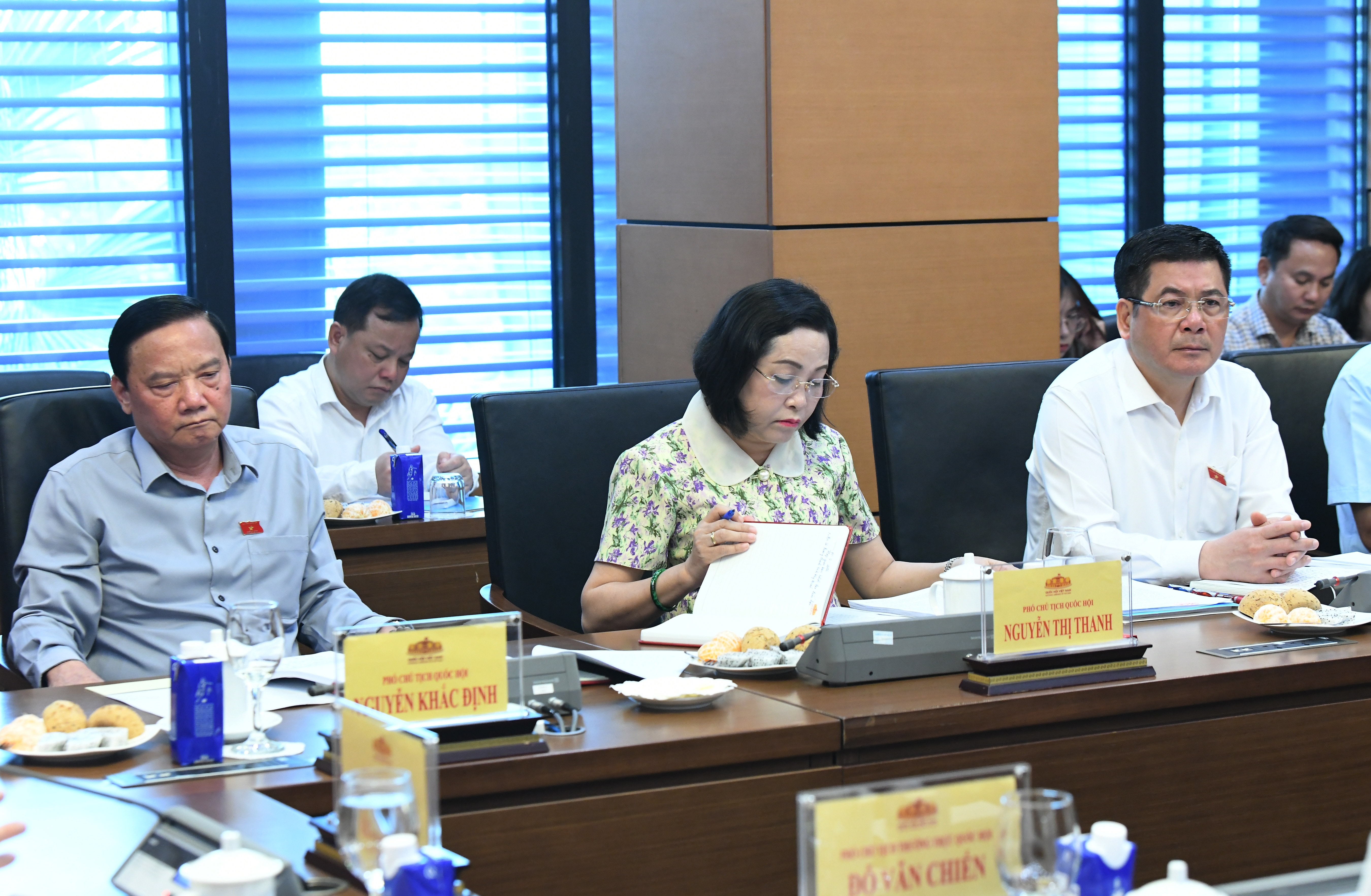 Các đại biểu dự cuộc họp giao ban.6